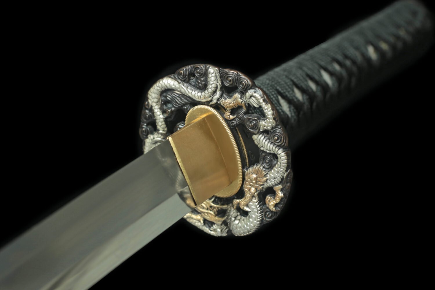 Exquisite Japanese katana showcasing traditional craftsmanship and intricate blade design.